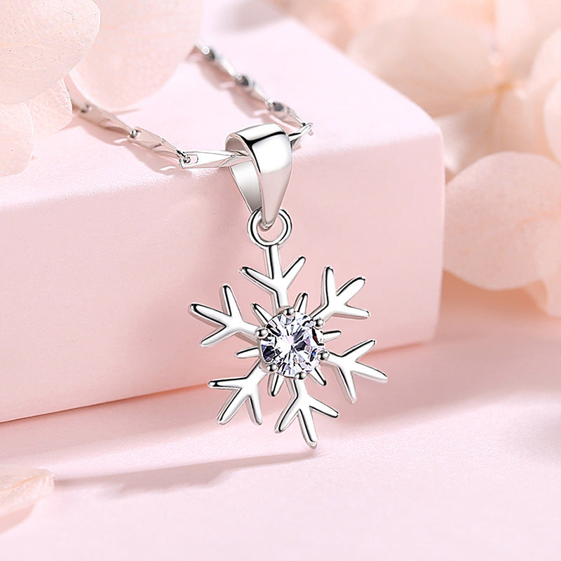 Frost Étoile Snowflake Necklace