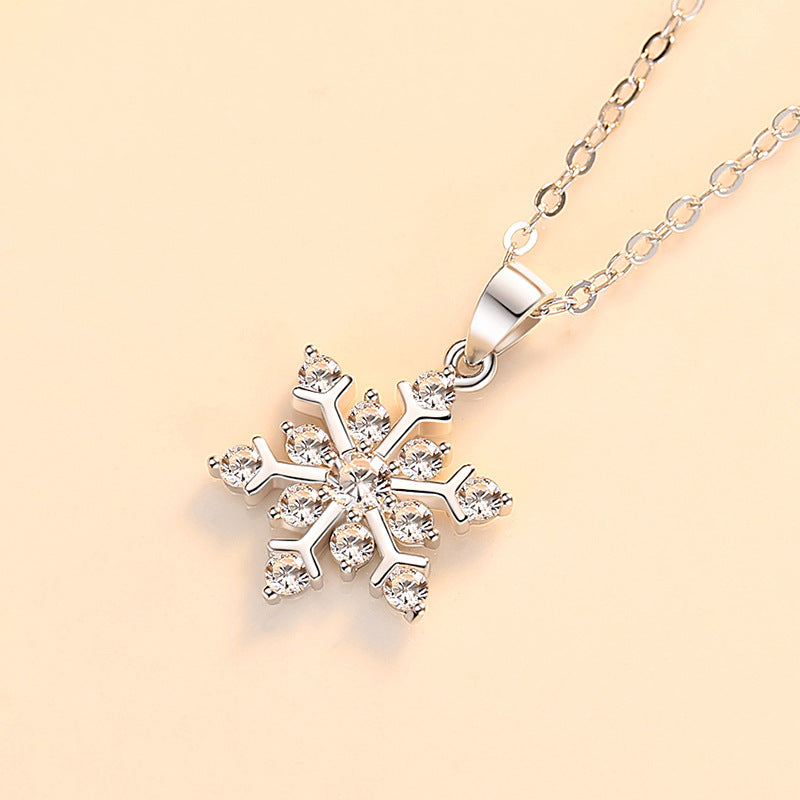Frost Étoile Snowflake Necklace