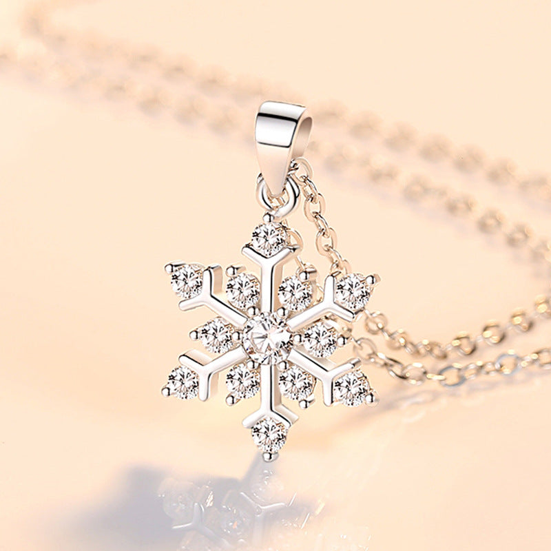 Frost Étoile Snowflake Necklace