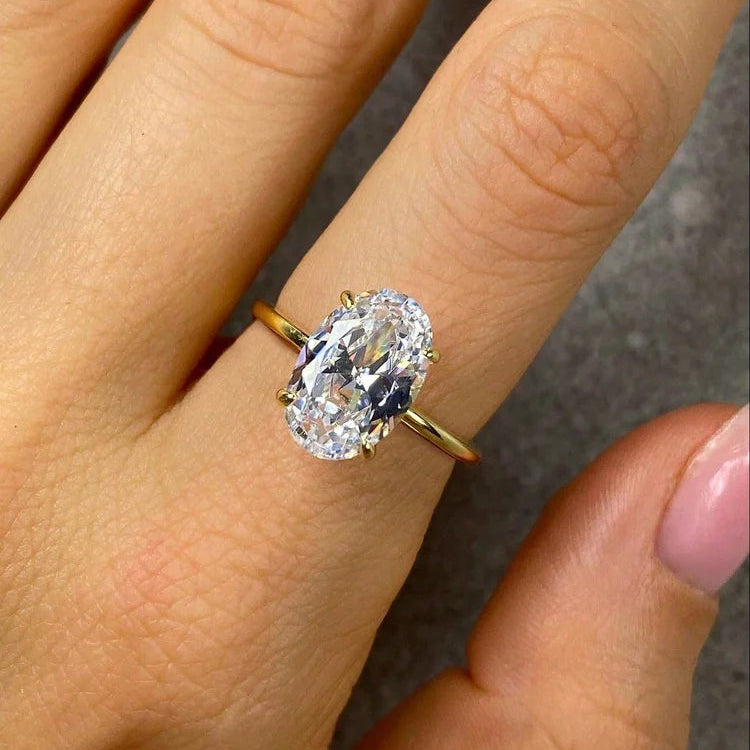 Amora Oval Zircon Ring