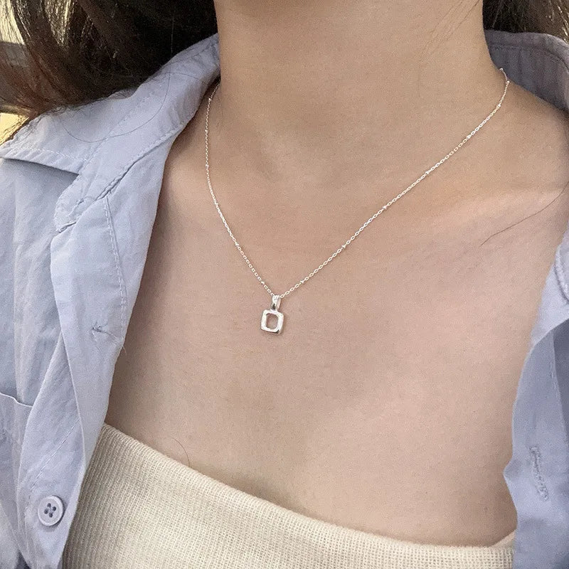 Zircon minimaliste